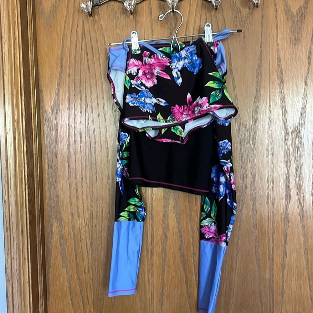 Target Art Class girls XL bikini with rash guard